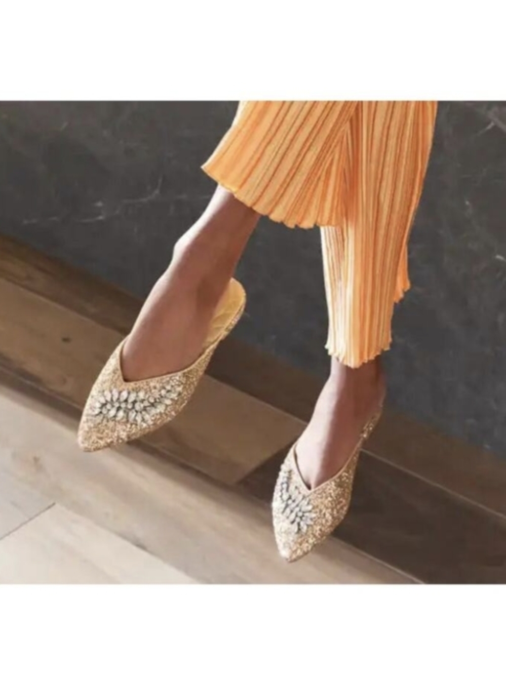 Birdies The Swan Jeweled Gold Sparkle Mule Slides NWOB Size 9.5 Glitter - Picture 3 of 12
